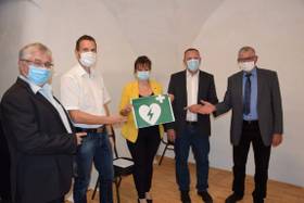 Ein Defibrillator für Ungerndorf - Jeder kann Leben retten!