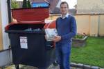 Neuer Grünschnitt und Altpapier Container in Ungerndorf