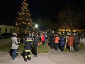 Adventsstimmung am Dorfplatz