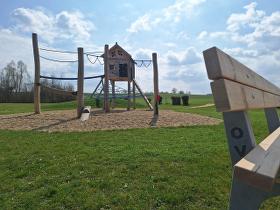 Drei neue Holzbänke für unseren Ungerndorfer Naturspielplatz