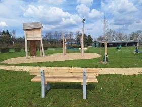 Drei neue Holzbänke für unseren Ungerndorfer Naturspielplatz
