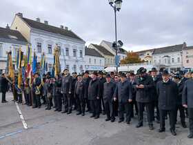 Feierliche Angelobung am Laaer Stadtplatz