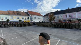 Feierliche Angelobung am Laaer Stadtplatz