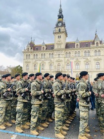 Feierliche Angelobung am Laaer Stadtplatz