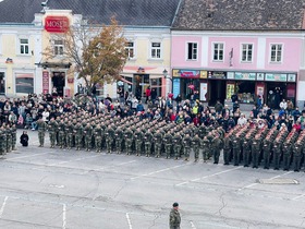 Feierliche Angelobung am Laaer Stadtplatz