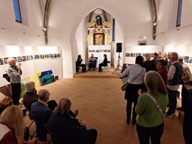 Vernissage 3. Schieflage im Laaer Kunsthaus
