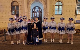 Narrenwecken auf dem Laaer Stadtplatz