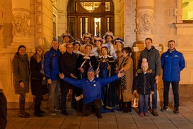Narrenwecken auf dem Laaer Stadtplatz
