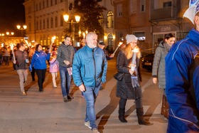 Narrenwecken auf dem Laaer Stadtplatz