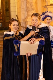 Narrenwecken auf dem Laaer Stadtplatz