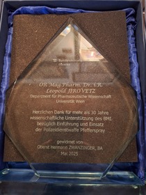 Ehrung an OR Mag. Dr. i.R. Leopold Jirovetz