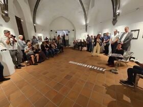 Eröffnung der Ausstellung LESE-ZEICHEN im Kunsthaus Laa
